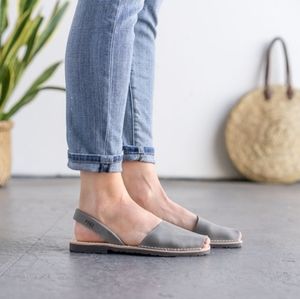 NEW Size 8 Pons Avarcas Grey Leather Sandals